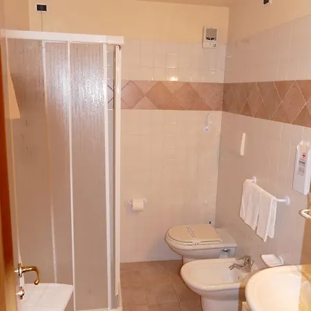 Garnì La Montanara Hotel 3*